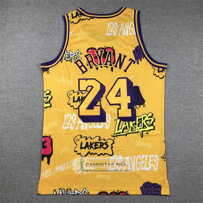 Camiseta Los Angeles Lakers Kobe Bryant NO 24 Slap Sticker Mitchell & Ness 1996-97 Amarillo